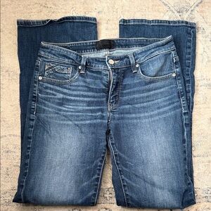 Buckle Women's Straight Leg Blue Jeans